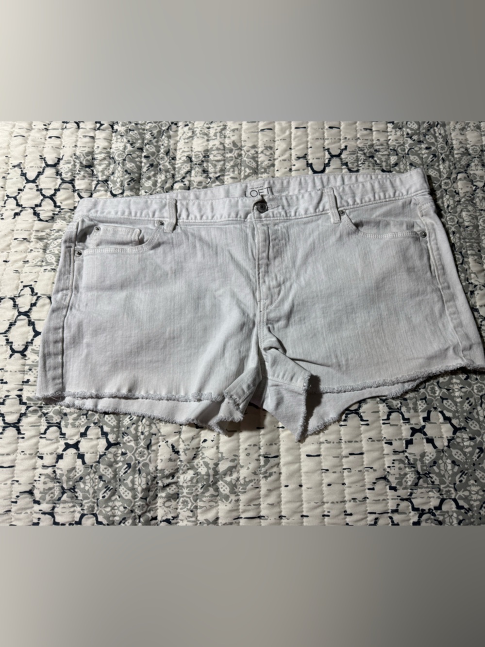 Ann Taylor Loft Original White Jean Cut Off Shorts Size 16